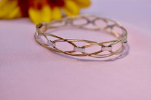 Load image into Gallery viewer, Vintage 14K Two Toned Yellow &amp; White Gold Unique Flexible Criss Cross Bracelet

