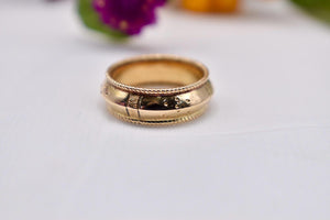 Victorian 18K Yellow Gold Unique Designed Milgrain Edge Band