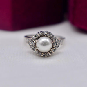 Vintage 14K White Gold Unique Pearl and Diamond Halo Style Ring