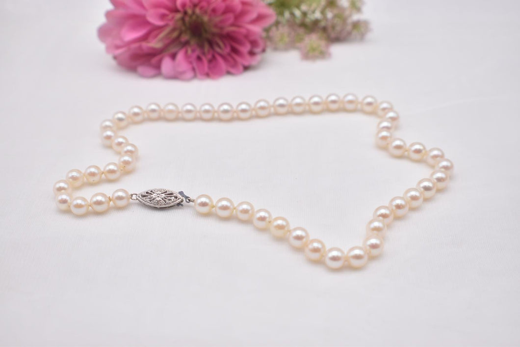 Vintage 14K White Gold 14.5 Inch Fresh Water White Pearl Choker Necklace Strand