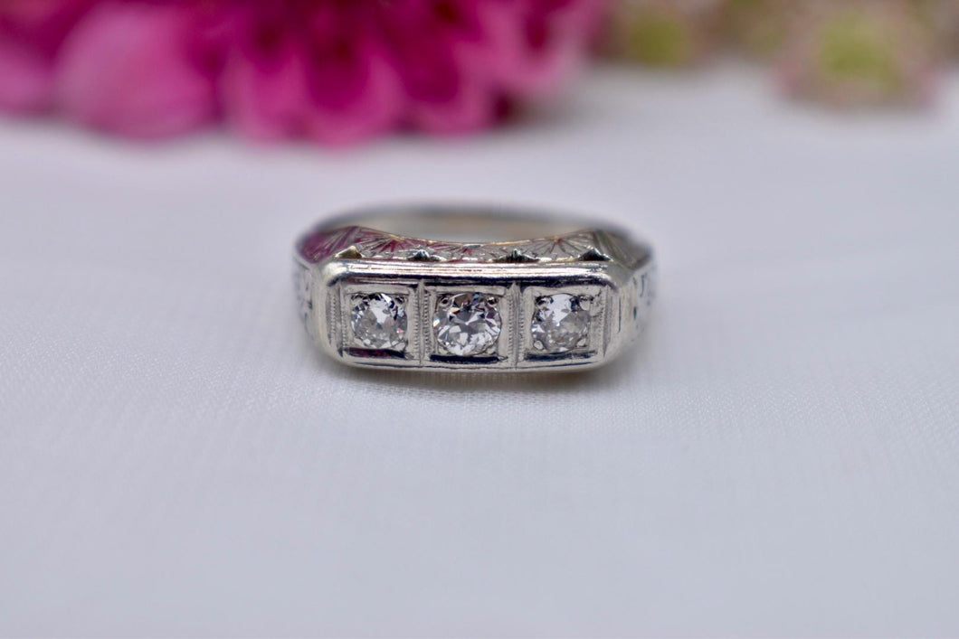 Vintage Art Deco 18K White Gold 3 Stone Old European Cut Diamond Band
