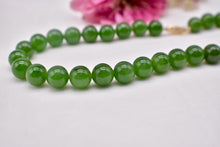 Load image into Gallery viewer, Vintage 14K Yellow Gold Beautiful Green Nephrite Jade Beaded Necklace Strand
