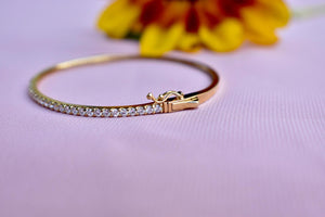 18K Yellow Gold 1.32cts Diamond Prong Set Bangle Bracelet
