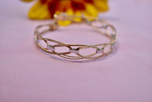 Load image into Gallery viewer, Vintage 14K Two Toned Yellow &amp; White Gold Unique Flexible Criss Cross Bracelet
