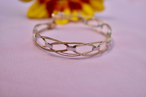 Vintage 14K Two Toned Yellow & White Gold Unique Flexible Criss Cross Bracelet