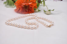 Load image into Gallery viewer, Vintage 14K Yellow Gold 18 Inch 7.5mm Fresh Water White Pearl Necklace Strand
