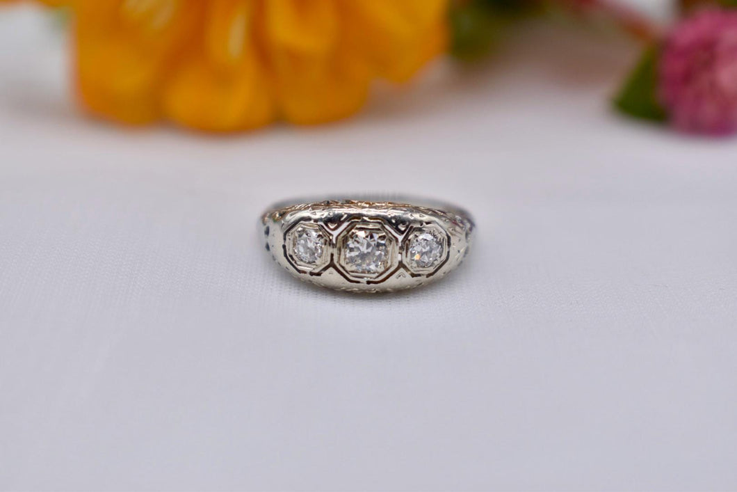 Vintage 18K White Gold Art Deco Old European Cut Diamond Dome Style Three Stone Ring