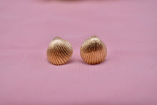 Load image into Gallery viewer, Vintage 14K Yellow Gold Seashell Stud Earrings
