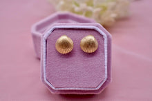 Load image into Gallery viewer, Vintage 14K Yellow Gold Seashell Stud Earrings

