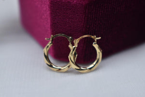 Vintage 14K Yellow Gold Scalloped Hollow Hoop Earrings