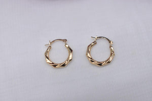 Vintage 14K Yellow Gold Scalloped Hollow Hoop Earrings