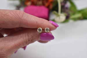 14K Yellow Gold Round Diamond Push Back Stud Earrings 0.70cts