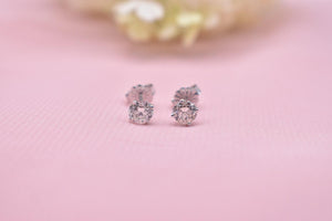 14K White Gold Round Diamond Push Back Stud Earrings 0.90cts