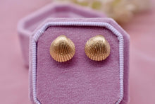 Load image into Gallery viewer, Vintage 14K Yellow Gold Seashell Stud Earrings
