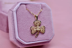 Vintage 14K Yellow Gold Enamel Shamrock/Clover Charm Necklace