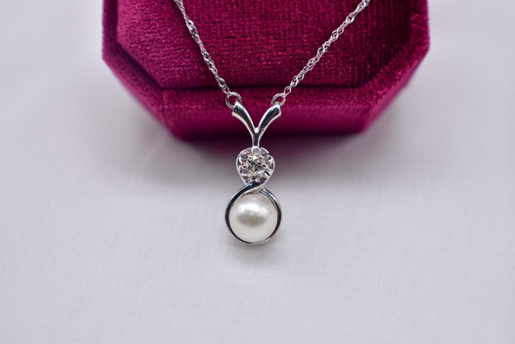 Vintage 14K White Gold Pearl and Diamond Necklace