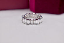 Load image into Gallery viewer, Beautiful Platinum Emerald Cut 6.00cts Natural Diamond Eternity Band
