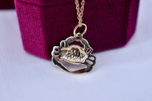 Load image into Gallery viewer, Vintage 14K Yellow Gold Crab Necklace
