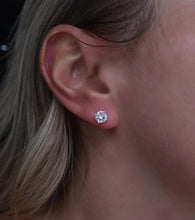 Load image into Gallery viewer, 14K White Gold Round Natural Diamond Screw Back Stud Earrings 1.50cts
