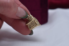 Load image into Gallery viewer, Vintage 1950s 14k Yellow Gold Animated Wedding Chapel Charm With Rings Inside
