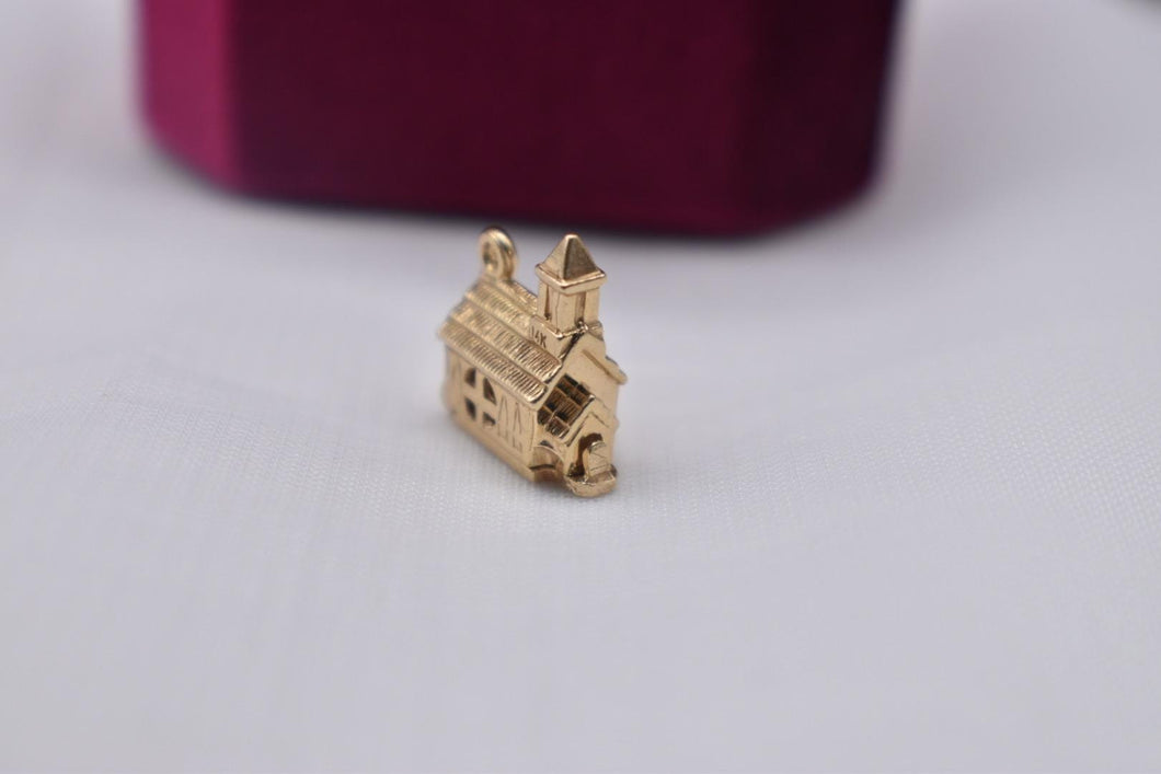 Vintage 1950s 14k Yellow Gold Animated Wedding Chapel Charm With Bride & Groom Inside