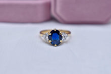 Load image into Gallery viewer, Vintage 18K Yellow Gold Vintage Natural Oval Sapphire &amp; Diamond Halo Ring
