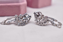 Load image into Gallery viewer, Rare Art Deco Dangle 14K White Gold 2.00cts Diamond Chandelier Style Clip On Earrings
