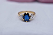Load image into Gallery viewer, Vintage 18K Yellow Gold Vintage Natural Oval Sapphire &amp; Diamond Halo Ring

