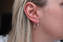 Load image into Gallery viewer, Vintage 14K White Gold 24mm Classic Tube Hoop Earrings
