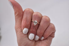 Load image into Gallery viewer, Vintage 14K Yellow Gold Solitaire 1.25cts Pear Shape Diamond Engagement Ring

