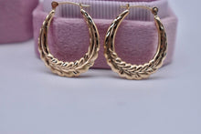 Load image into Gallery viewer, Vintage 14K Yellow Gold Scalloped Hollow Hoop Earrings
