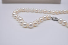 Load image into Gallery viewer, Vintage 14K White Gold 17.5 Inch Cultured High Quality Fresh Water 9mm White Pearl Necklace Strand With Beautiful 0.80cts Diamond Clasp

