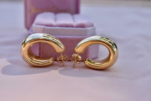 Load image into Gallery viewer, Vintage 18K Yellow Gold Chunky Fashion Hoop Earrings
