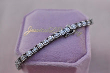 Load image into Gallery viewer, 18K White Gold Vintage Round 2.00cts Natural Diamond Illusion Style Tennis Bracelet
