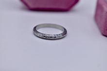 Load image into Gallery viewer, Beautiful 18K White Gold Vintage Belais Hand Engraved Art Deco Wedding Band
