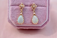 Load image into Gallery viewer, Vintage 14K Yellow Gold Dangle Pear Shape 1.40cts Natural Opal Earrings
