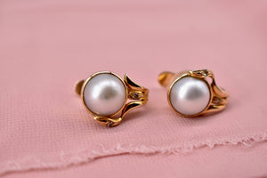 Vintage 18K Yellow Gold Light Gray South Sea Tahitian Pearl and Diamond  Earrings