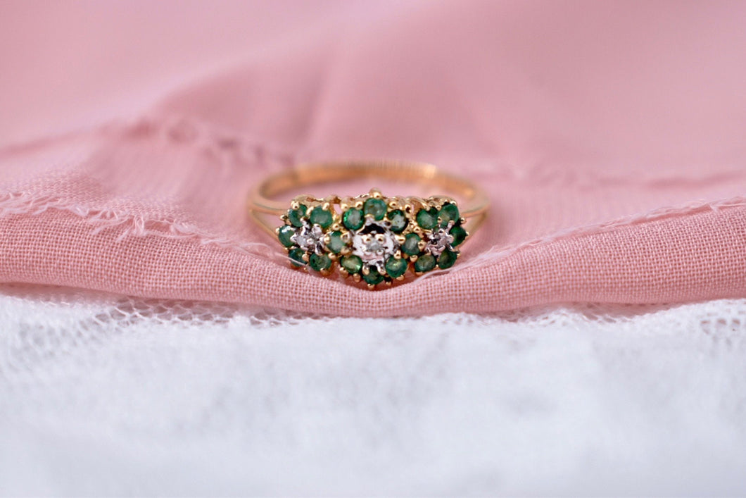 Vintage 10K Yellow Gold Floral Emerald and Diamond Floral Ring