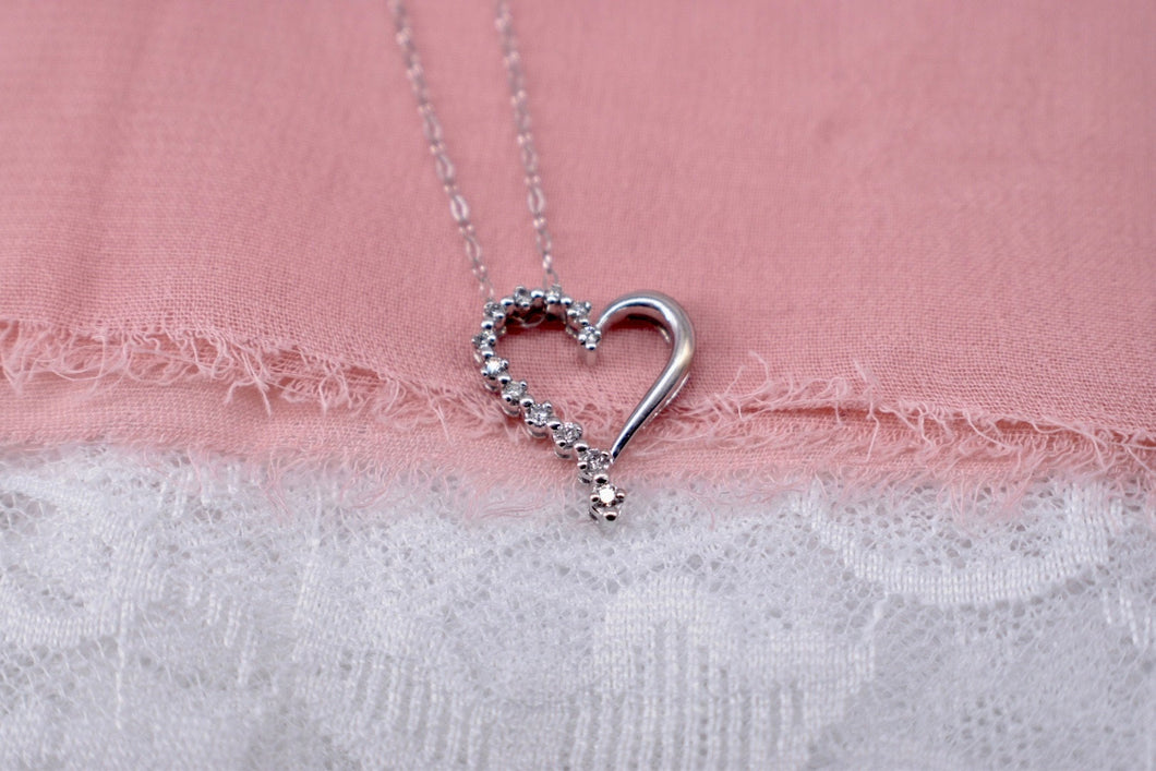 10K White Gold/Platinum Vintage Diamond Heart Pendant/Necklace