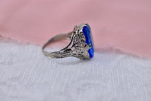 Load image into Gallery viewer, Vintage 10K White Gold Synthetic Sapphire Floral Ring
