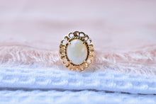 Load image into Gallery viewer, Vintage 14K Yellow Gold Oval Cut Large Opal Ring
