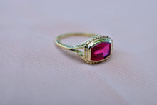 Load image into Gallery viewer, 14K Yellow Gold Vintage Art Deco Ruby Imitation Filagree Ring
