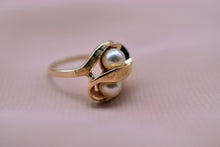 Load image into Gallery viewer, Vintage 14K Yellow Gold Double Pearl Artisan Ring

